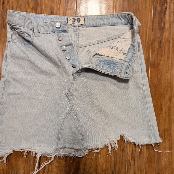 Free People Asymmetrical Raw Hem Distressed Going Rogue Denim Skirt Women's 29 - Picture 2 of 3